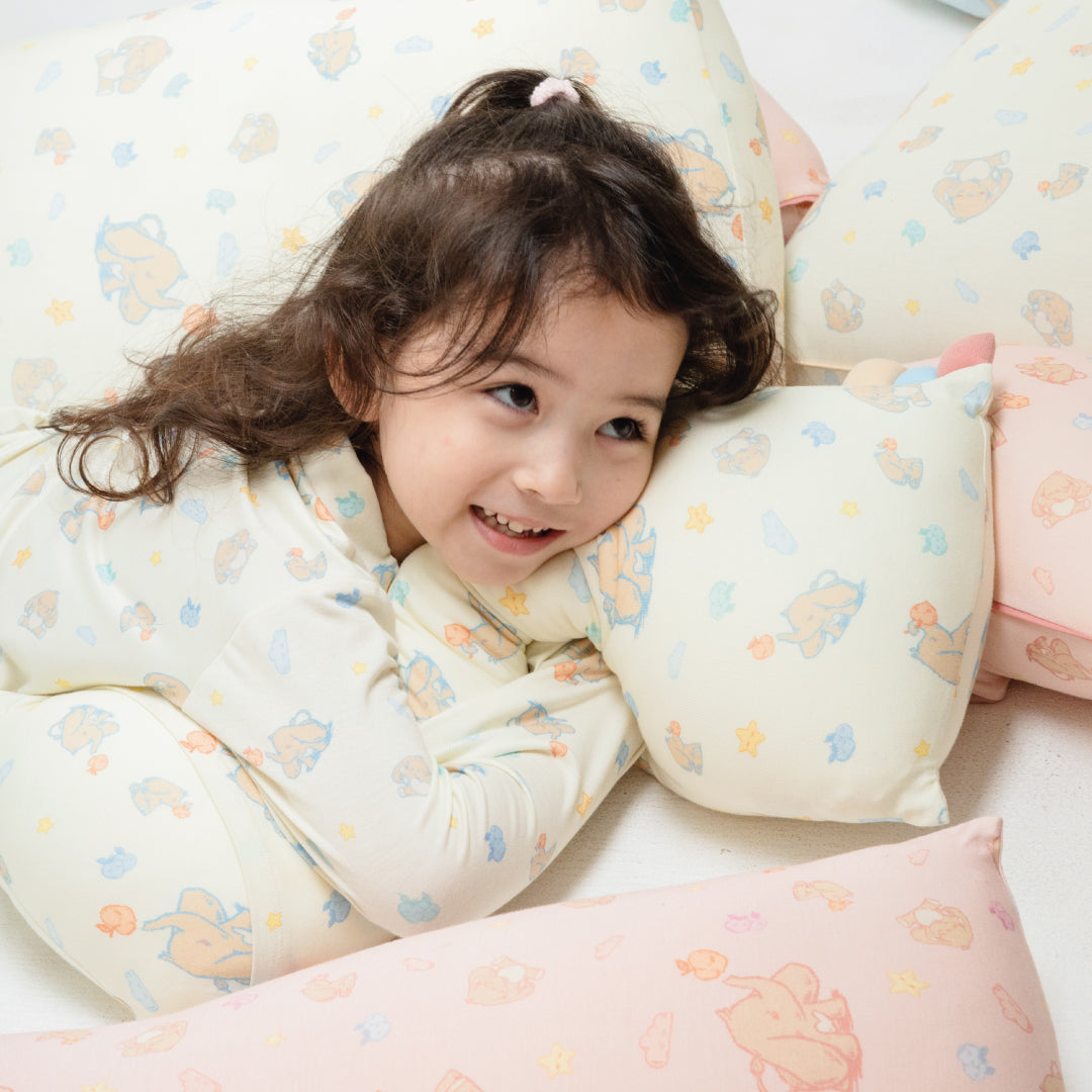 Regular Hug Pillow - Signature Cream