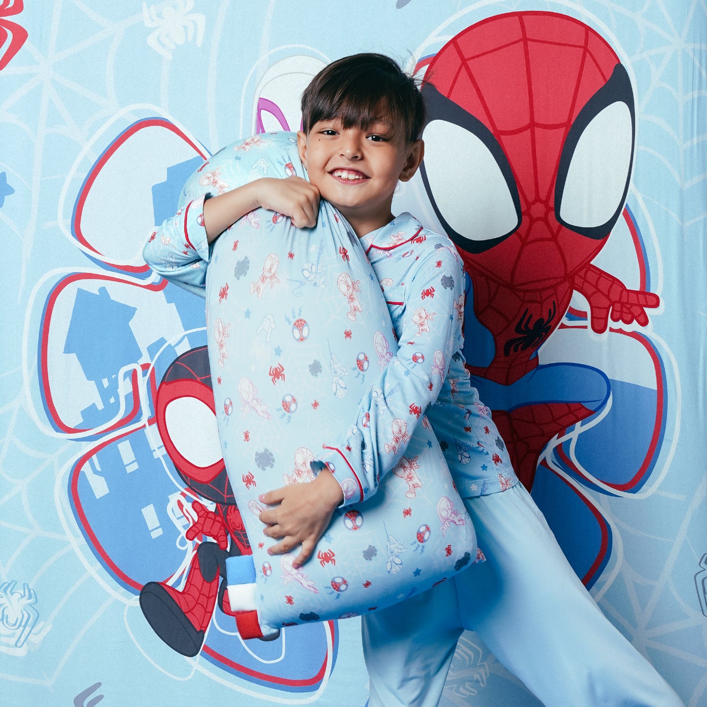 Chubby Hug Pillow - Marvel Spidey