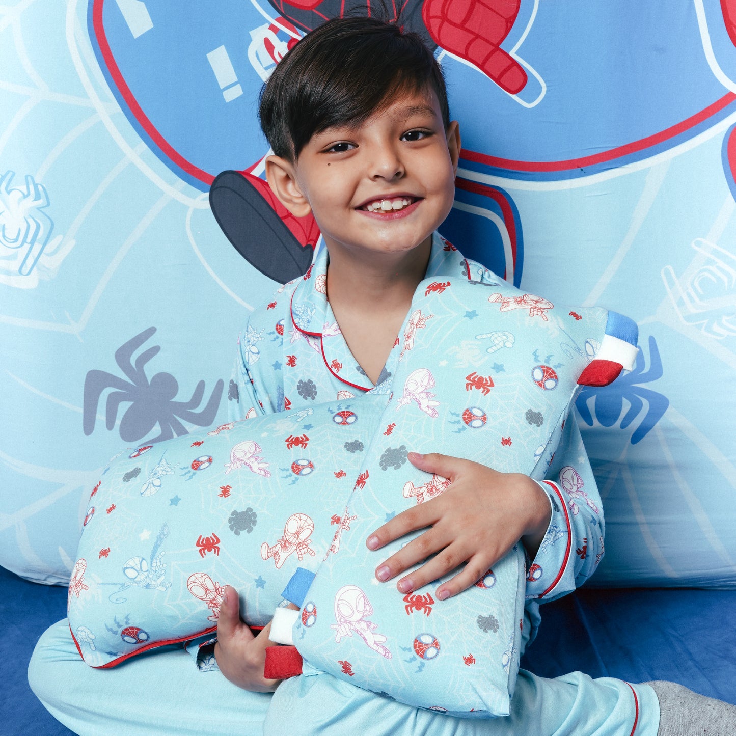 Mini Hug Pillow - Marvel Spidey